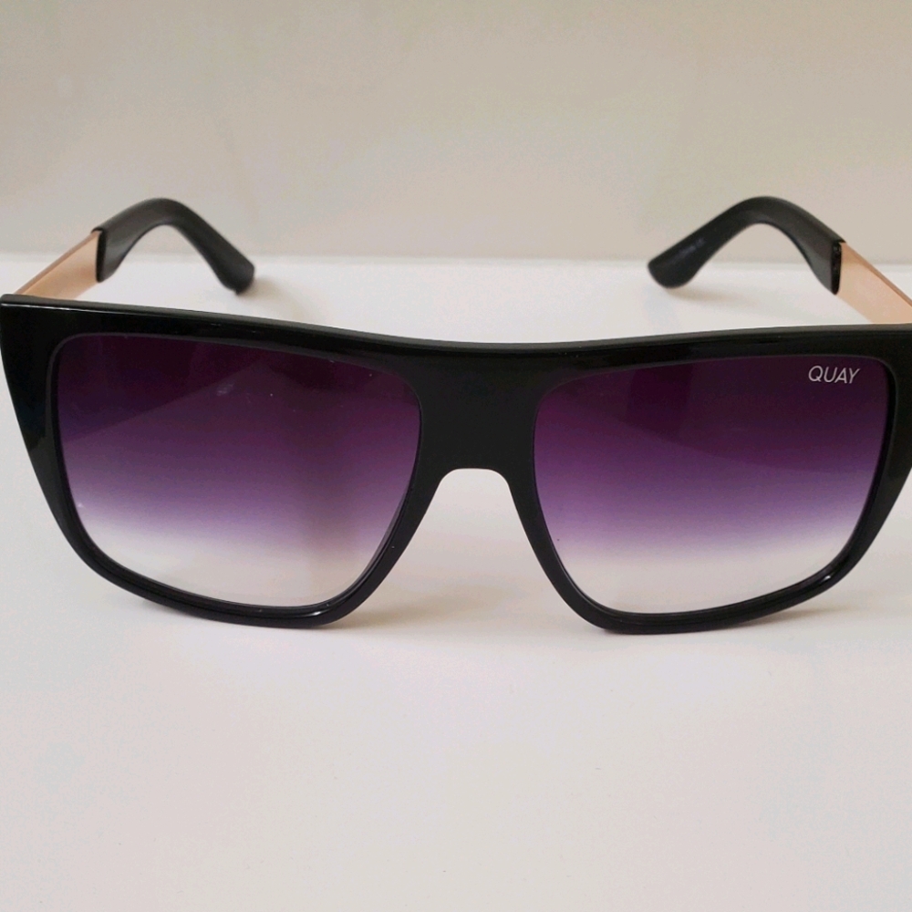Quays Incognite Sunglasses